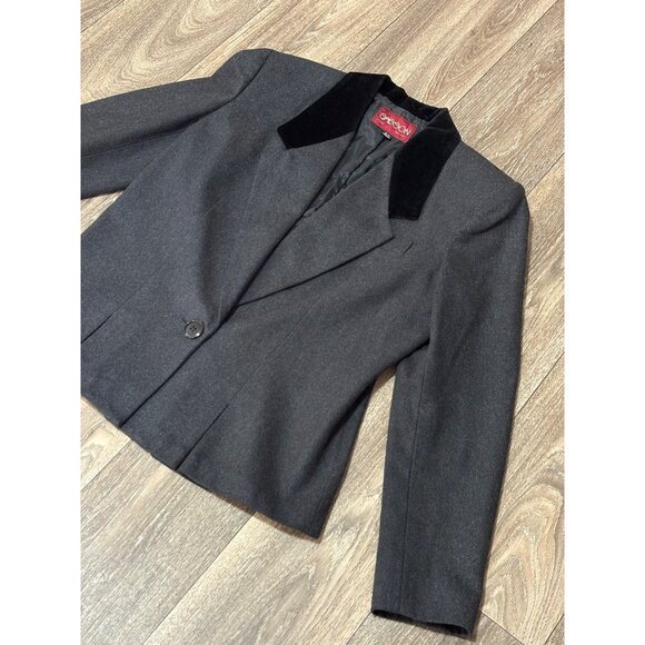 VINTAGE SASSON ONE BUTTON BLAZER WOMENS 8/9 GREY WOOL WITH VELVET COLLAR POCKET - Picture 2 of 8